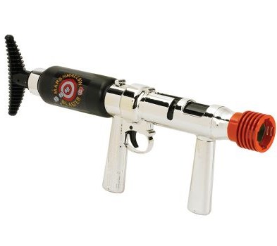 マシュマロ銃「The 50-Foot Marshmallow Blaster」。射程は15メートル。