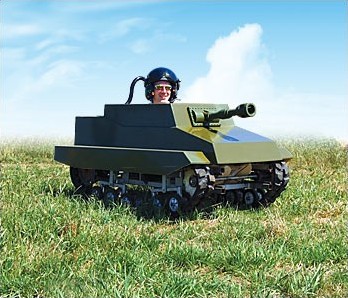 一人用模擬戦車「Paintball Panzer(ペイントボール戦車)」。まるでアメコミに出てきそうなスタイル。嬉しそうな戦車兵の顔が印象的。
