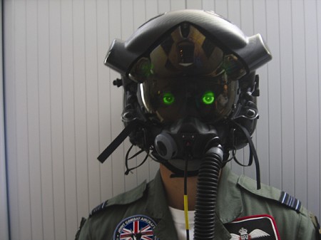 F-35のパイロットに採用予定のヘルメット。宇宙服用のものではない。