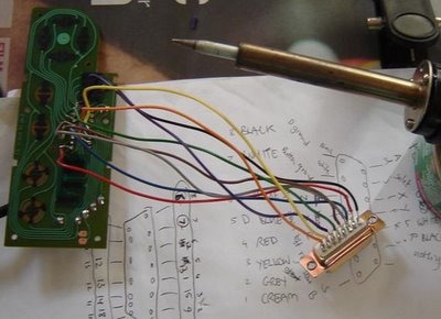 信号伝達部分はオリジナルのコントローラーの基盤を利用。