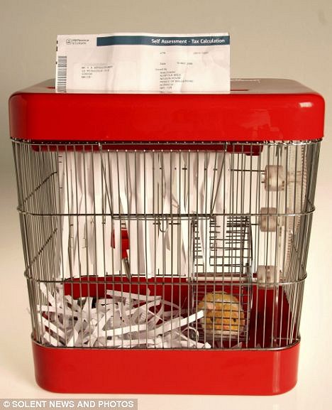 ハムスター駆動シュレッダー(an environmentally-friendly paper shredder)。動力、1ハム力(Mail Onlineより、以下同)。