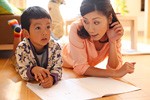 親が子どもをしつけるイメージ