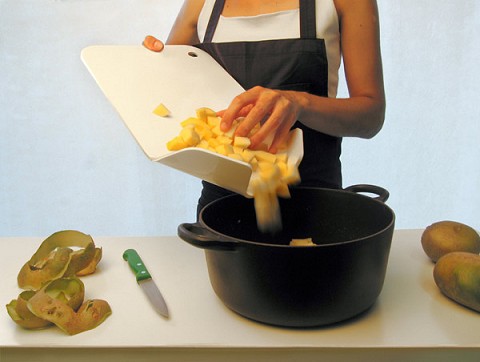 注ぎ口付きのまな板、ENCANAL(Encanal Cutting Board)