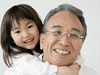 子供と祖父イメージ