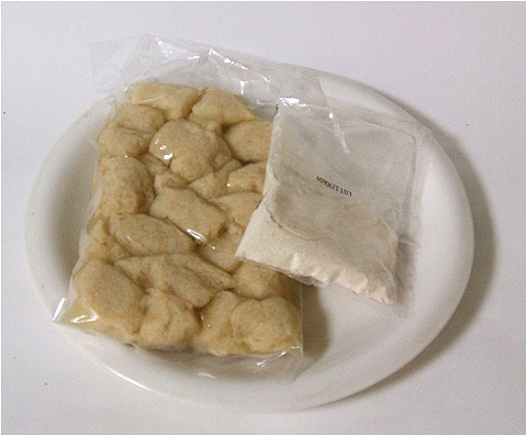 「簡単唐揚げタイプ」には「おからこんにゃく」と「専用の粉」が