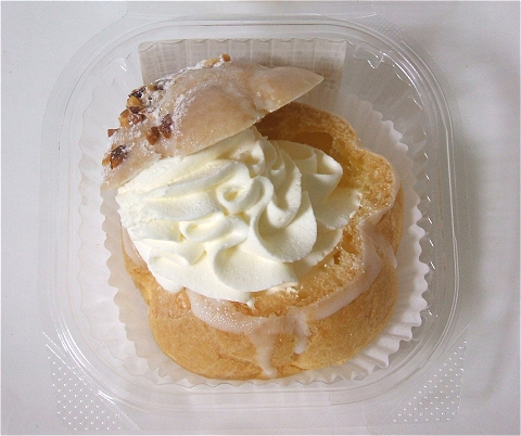 上から眺めた図。生クリームぎっしり