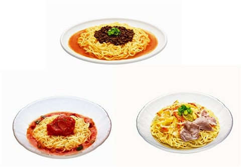 ↑ 「冷やし豆乳担々麺」(上)、「氷冷(ひょうれい)トマト麺」(左下)、「冷しゃぶ豚野菜つけ麺」(右下)