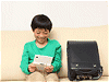 ゲームをする小学生イメージ