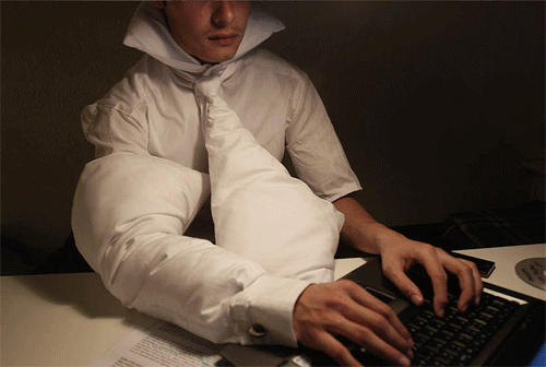 ↑ 深夜就業用枕三点セット Pillows for working late