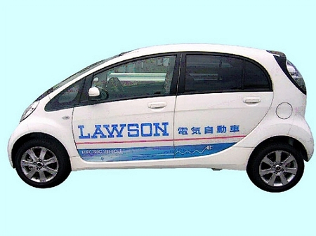 ↑ ローソンの社用電気自動車