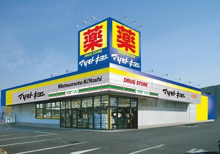 ↑ ローソンストア100が組み込まれた形のマツモトキヨシ浦安東野店