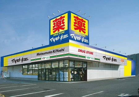 ↑ ローソンストア100が組み込まれた形のマツモトキヨシ浦安東野店