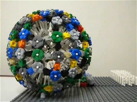 ↑ LEGO Sphere/Ball Stop Motion レゴの球体を制作。