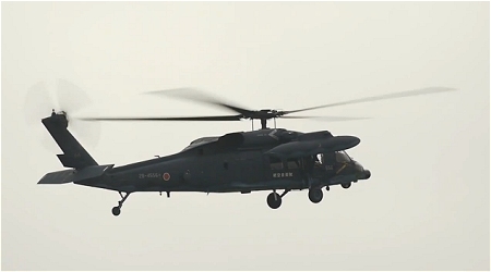 ↑ 現行使用中のUH-60J。