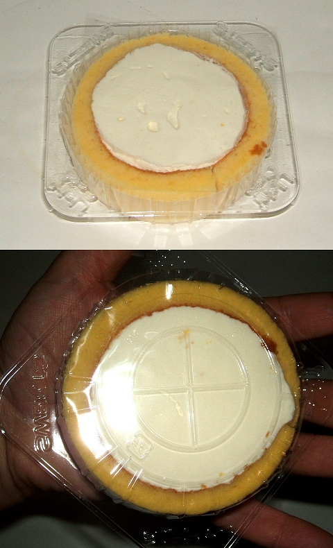「プレミアムチーズロールケーキ」を上と下から眺めてみる