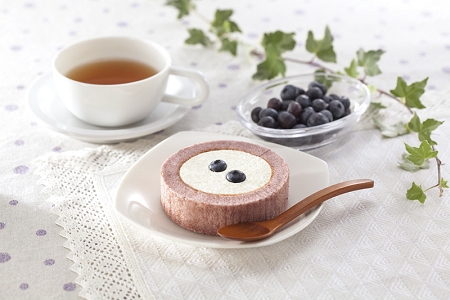 ↑ プレミアム ブルーベリーとチーズのロールケーキ
