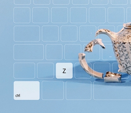 ↑ ティーカップ部分を拡大。ワイヤーフレームで描かれたキーボードが確認できる。そして実体化している2つのキーは……