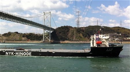 ↑ 特殊重量物輸送船YAMATAI