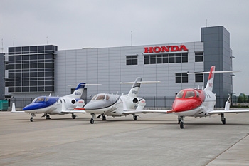 ↑ HondaJet（左から順にコンセプト実証機、量産型初号機、量産型3号機）