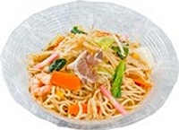 ↑ 1/2日分の野菜が摂れる冷やしちゃんぽん(盛り付け事例)