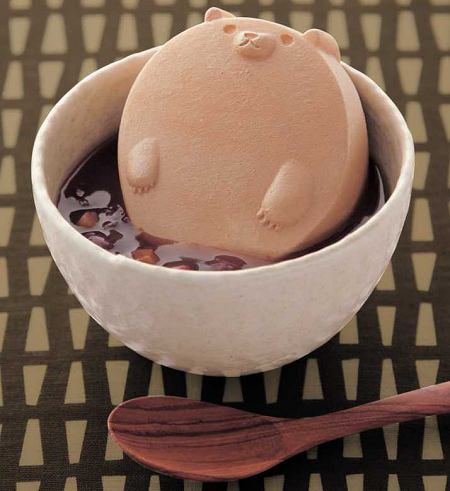 ↑ 「しるくまカフェ」のセットパッケージと具体的な利用時の様子