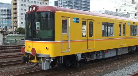 ↑ 東京メトロ1000系1101F甲種輸送　沼津。