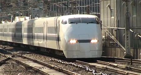 ↑ 300系車両の雄姿。