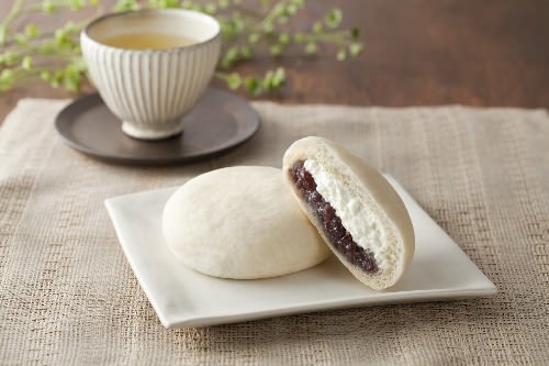 ↑ あんこや 冷やして食べるクリームあんぱん