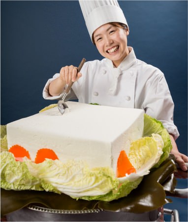 ↑ 巨大な湯豆腐……に見えるレアチーズケーキ