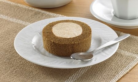 ↑ プレミアムブランのロールケーキ(コーヒー)