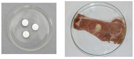 ↑ 錠剤を豚肉に接触させると60分後にタンパク質の変性を確認。皮ふへの傷害影響の可能性を示唆するものである