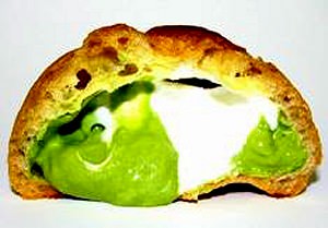 ↑ 抹茶シュークリーム