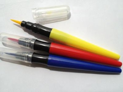 ↑ 3色ペン。青・赤・黄色