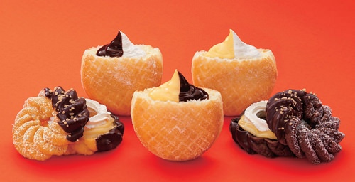 ↑ 「クリームフェスティバル」第1弾商品群。チョコ＆エンゼルクリーム(左上)、エンゼル＆カスタードクリーム(右上)、エンゼル＆カスタードフレンチ(左下)、カスタード＆チョコクリーム(中下)、エンゼル＆カスタードショコラ(右下)