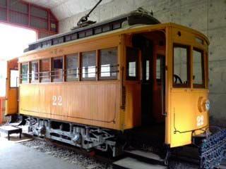 ↑ 現在札幌市交通局の交通資料館で展示中の「名電1号」。木製電車22号車として保存状態にある