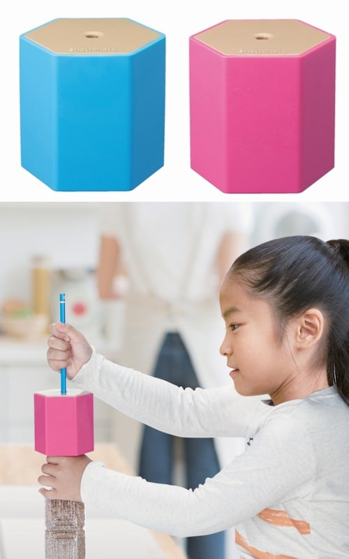 ↑ 電動ケズリキャップ(上)と使用中の様子(下)
