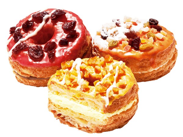 ↑ 夏期限定で追加販売されるミスタークロワッサンドーナツフルーツ。左上がベリー&チョコホイップ、右上がミックスフルーツ&ヨーグルトホイップ、下がオレンジ&レモンホイップ