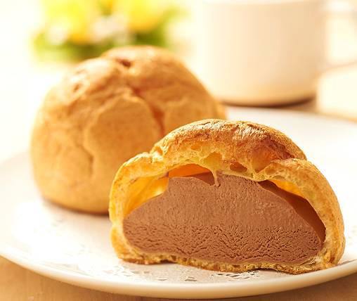 ↑ 生チョコ仕立てのショコラシュー