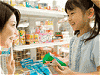 小学生によるコンビニでの買い物イメージ