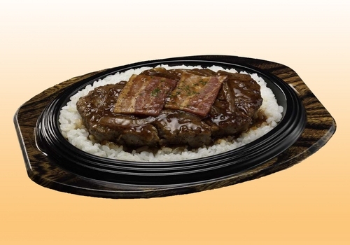 ↑ ビーフハンバーグステーキ弁当(ベーコンのせ)