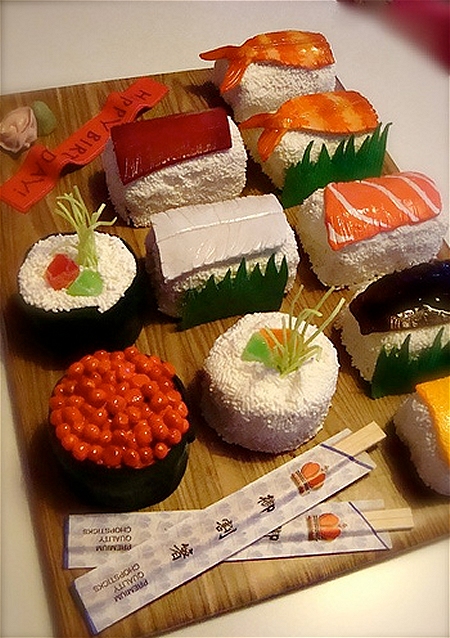 ↑ 寿司ケーキ。ただしバランは本物