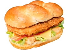↑ 期間限定販売の「チキンバーガー オーロラ」