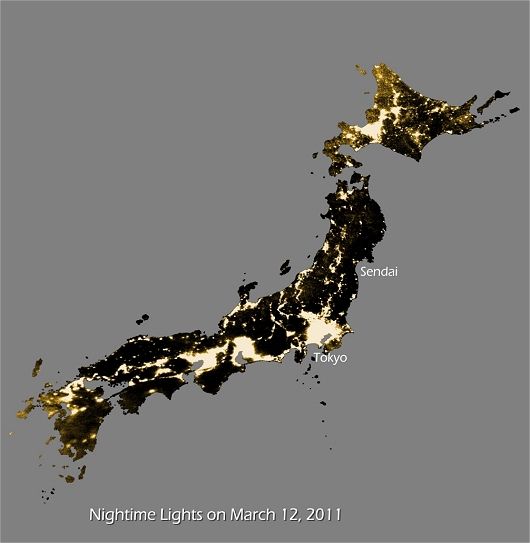 ↑ 地震直後、2011年3月12日時点の夜間時照明