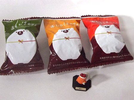 ↑ 一箱9袋入り。1袋単位で取扱ができる。一つの袋の中には一つの「しるくまカフェ」が