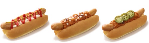 ↑ 左からホットドッグ、チリドッグ、スパイシーチリドッグ